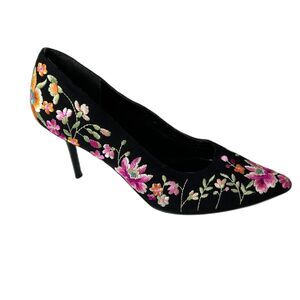 Beverly Feldman Black Floral Embroidered Point Toe Stiletto Heel Pumps Size 10M